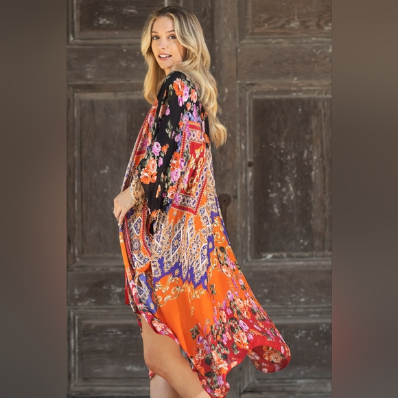 Stunning Floral Italian Print Kimono w Side Slits on Lightweight Jacquard Fabric - Picture 6 of 10